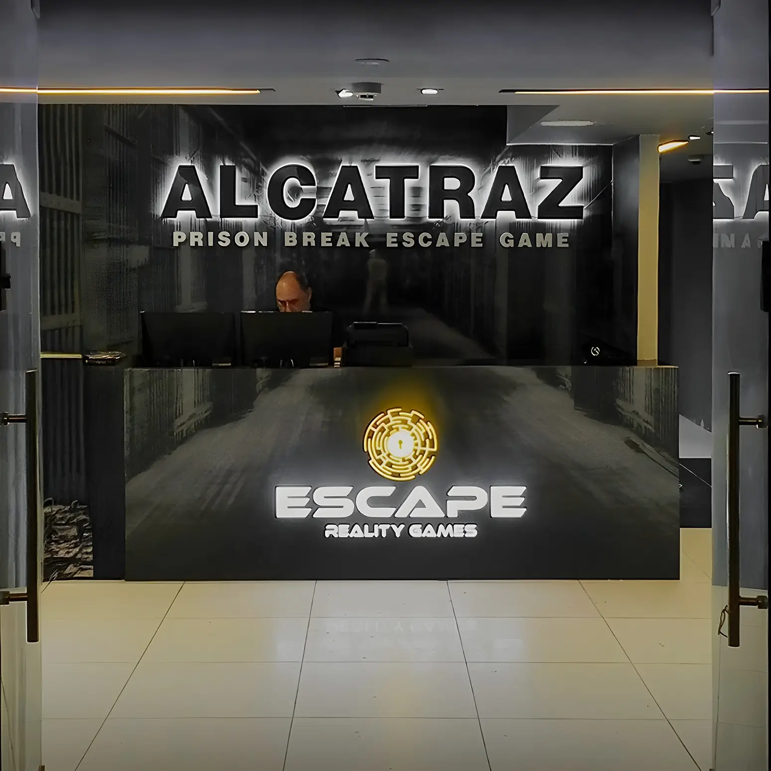 פקויקט: עיצוב חוויית מותג לסניף Alcatraz – עבור Escape Eilat